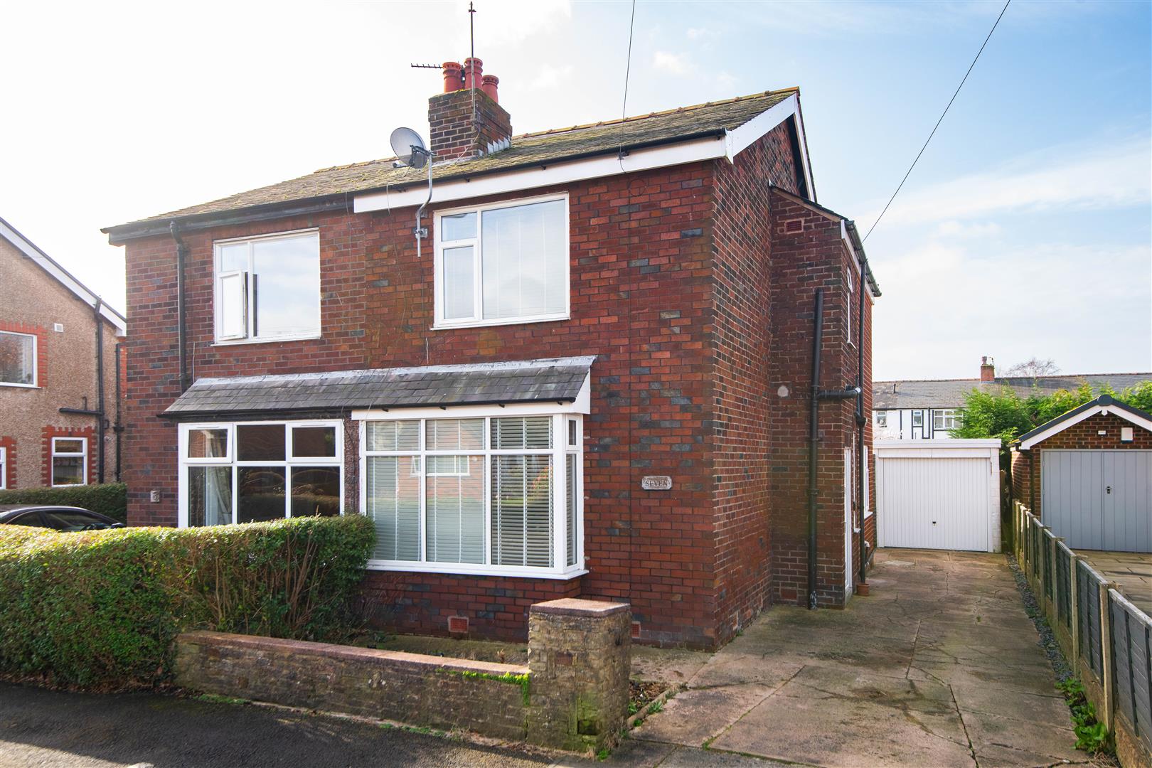 3 bed property in Stanley Avenue, Preston